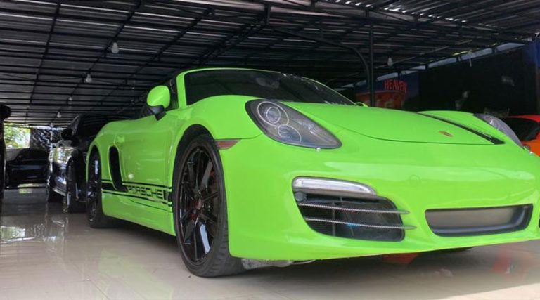 Sewa Ferrari di Bali